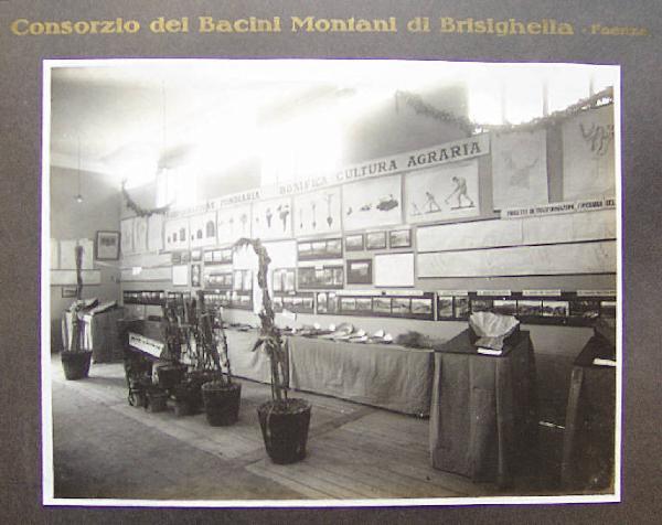 Napoli - Mostra nazionale delle bonifiche - Sezione dedicata al Consorzio dei bacini montani di Brisighella di Faenza