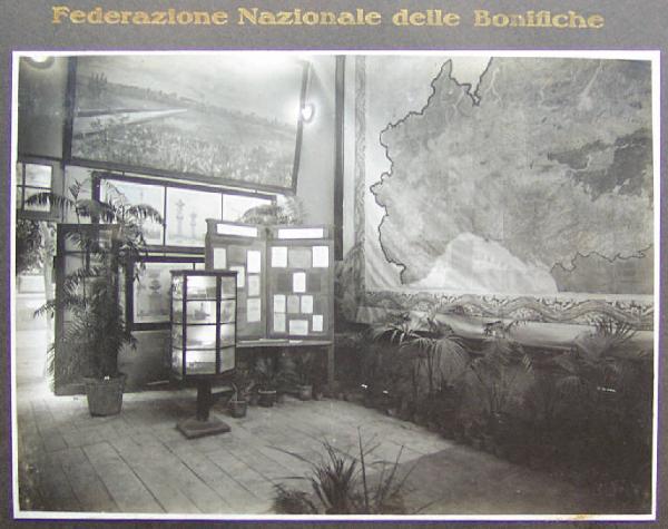 Napoli - Mostra nazionale delle bonifiche - Sala dedicata alla Federazione nazionale delle bonifiche