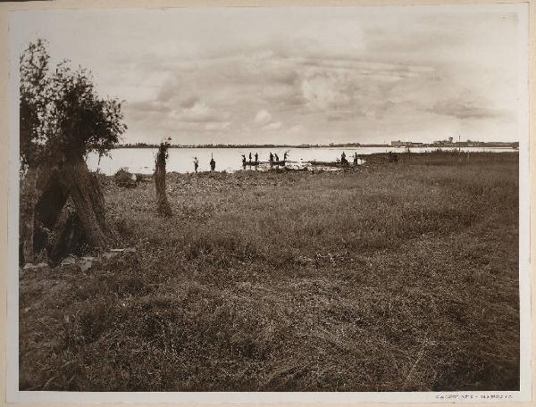 Mantova - Zona di terreno a nord-est del Cippo di Belfiore - Lago superiore