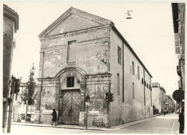 Mantova - Via Nazario Sauro - Ex chiesa del Carmelino