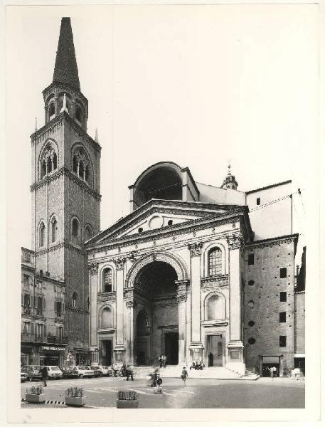 Mantova - Piazza Mantegna - Basilica di S. Andrea - Facciata - Campanile