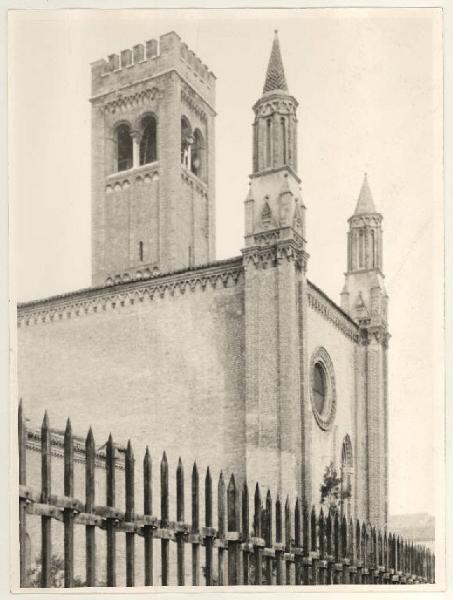 Mantova - Chiesa di S. Francesco - Transetto