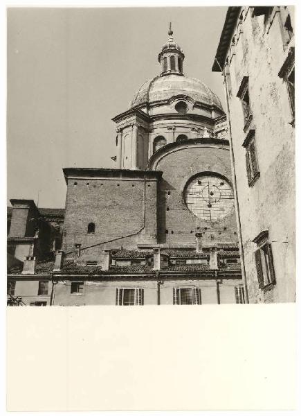 Mantova - Basilica di S. Andrea - Cupola e fianco destro