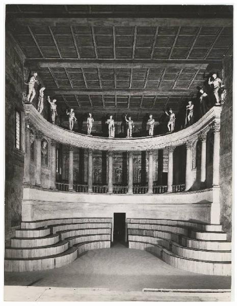 Sabbioneta - Teatro all'antica - Interno - Loggia - Platea