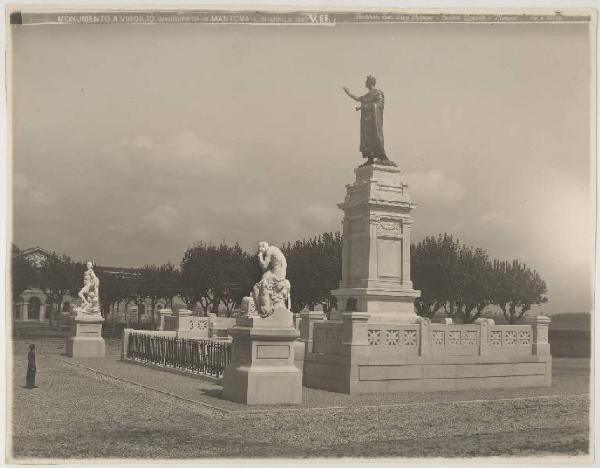 Monumento a Virgilio - Mantova - Piazza Virgiliana