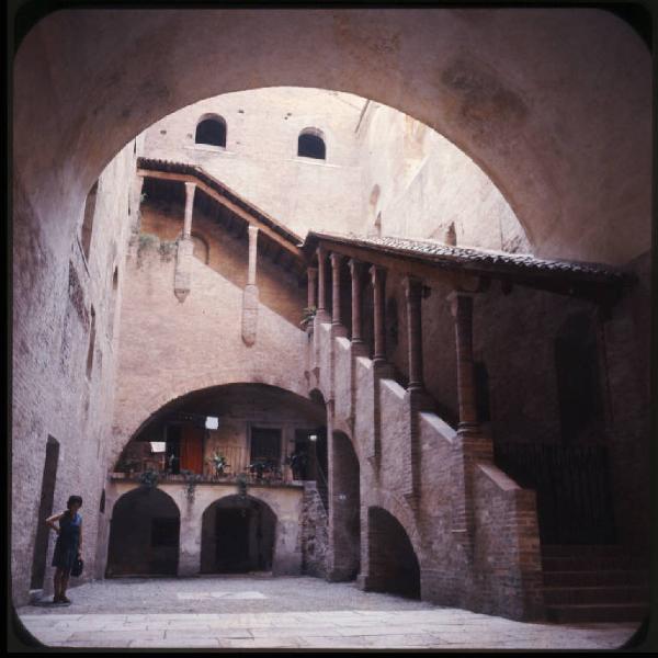 Mantova - Sottoportico dei Lattonai