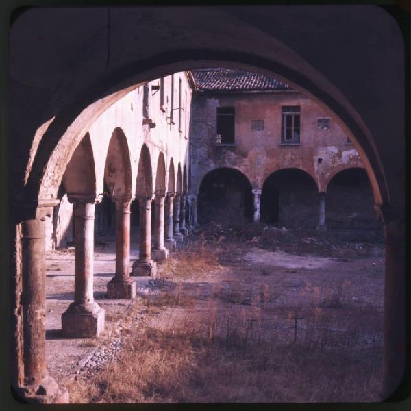 Mantova - Piazza dei Mille - Chiesa di S. Paola - Chiostro