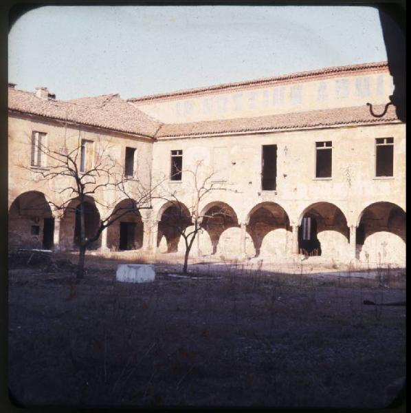 Mantova - Piazza dei Mille - Chiesa di S. Paola - Chiostro