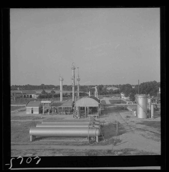 Mantova - Zona industriale di Frassino - Raffineria I.C.I.P - Impianti