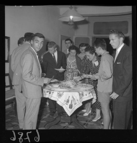 Mantova o dintorni - Abitazione famiglia Carbonieri - Studenti americani ospiti - Buffet