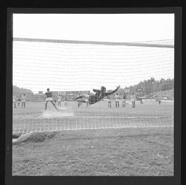 Partita Mantova-Arezzo 1973 - Mantova - Stadio Danilo Martelli - Rigore fallito dei biancorossi