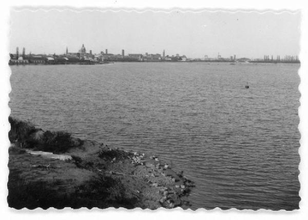 Mantova - Panorama urbano - Lago Inferiore