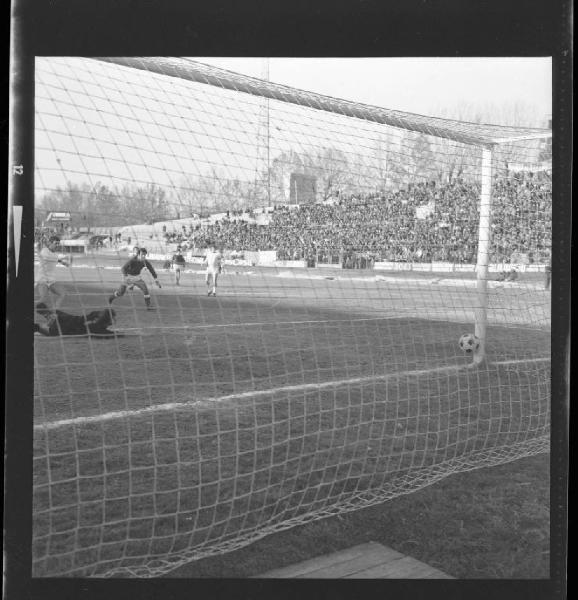 Partita Mantova-Padova 1973 - Mantova - Stadio Danilo Martelli - Tiro in porta