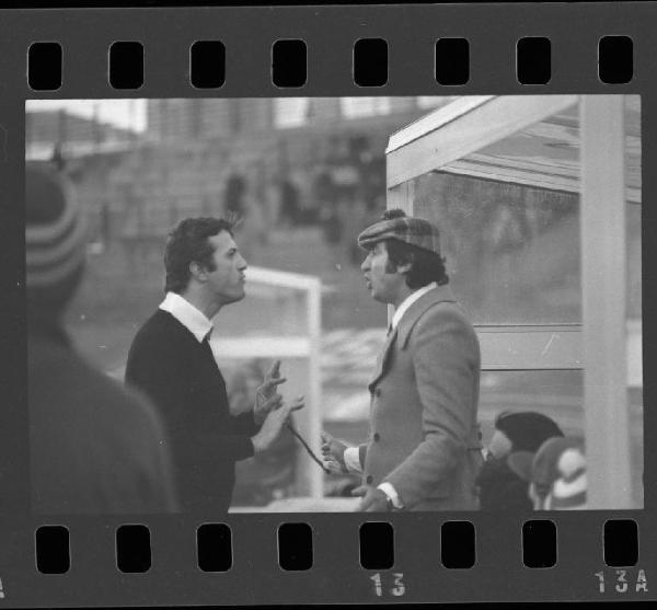 Ritratto di gruppo maschile - Partita Mantova-Padova1973 - Mantova - Stadio Danilo Martelli - Arbitro e allenatore