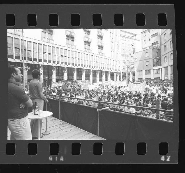 Manifestazione sindacale per sciopero regionale - Mantova - Piazza 80° Fanteria - Intervento di Mario Sanfelici