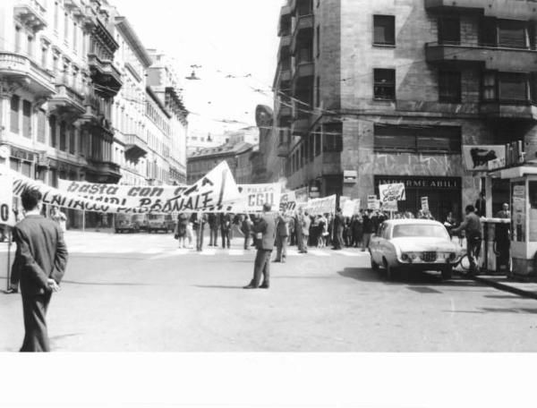 Manifestazione del primo maggio - Corteo - Spezzone lavoratori edili - Striscione