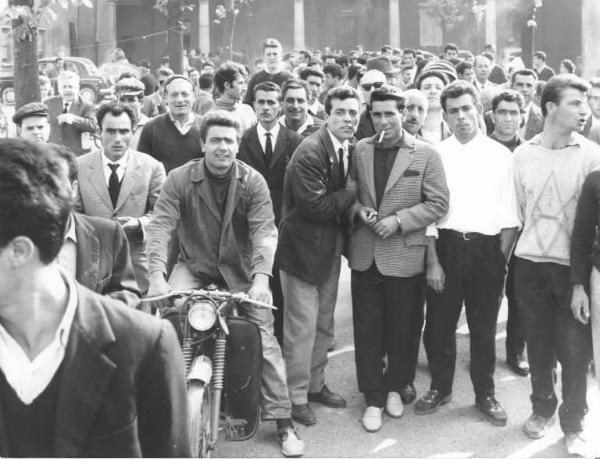 Sciopero dei lavoratori edili della Ocel - Foto di gruppo - Lavoratori