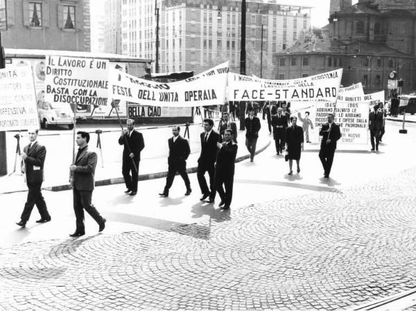 Manifestazione del primo maggio - Corteo dei lavoratori - Striscioni