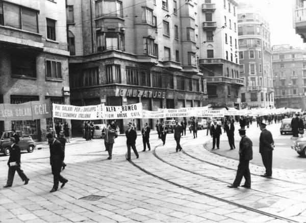 Manifestazione del primo maggio - Corteo dei lavoratori - Striscioni