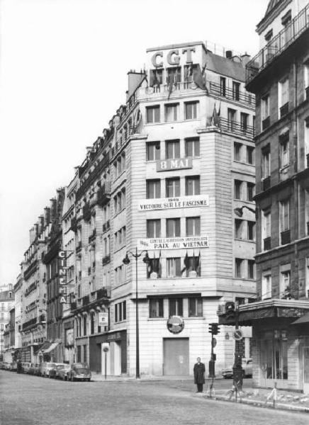 Parigi - Palazzo della Cgt - Striscioni - Bandiere