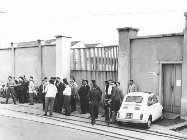 Sciopero dei lavoratori della Eridania - Presidio davanti all'ingresso della fabbrica