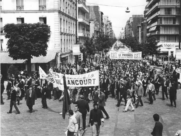 Parigi - Sciopero dei lavoratori metallurgici francesi - Corteo - Striscioni