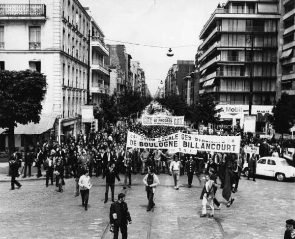 Parigi - Sciopero dei lavoratori metallurgici francesi - Corteo - Striscioni