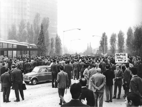 Sciopero dei lavoratori dell'Eni - Presidio - Cartello di protesta - Cartelli di sciopero sindacali