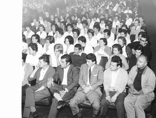 Sciopero dei lavoratori della Sit Siemens - Cinema Leonardo - Interno - Assemblea - Platea