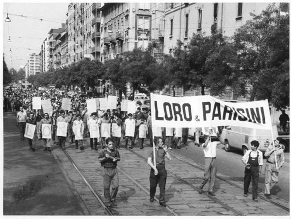 Sciopero dei lavoratori della Loro Parisini - Testa del corteo - Striscione - Cartelli di protesta