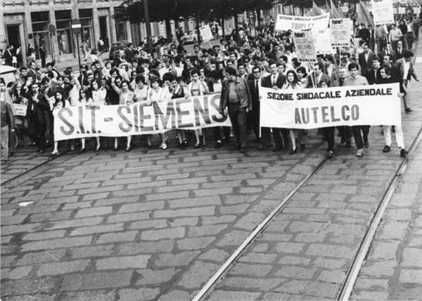 Manifestazione nazionale dei lavoratori metalmeccanici per il contratto - Corteo - Striscioni - Spezzone Sit Siemens e Autelco - Cartelli sindacali - Bandiere