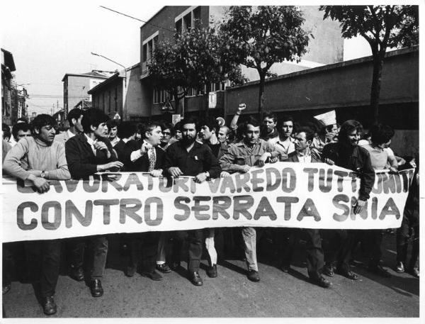 Sciopero dei lavoratori della Snia contro la serrata - Corteo - Striscione