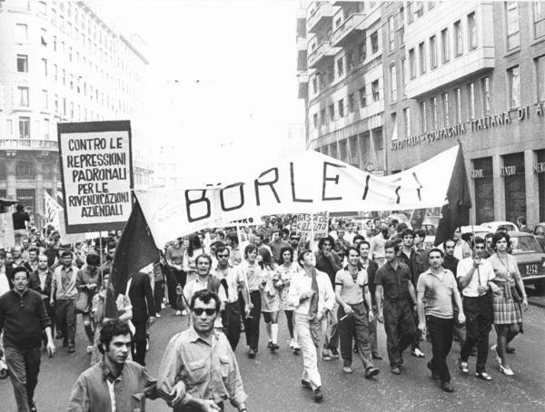 Manifestazione congiunta Alfa Romeo, Borletti, Sit Siemens per le riforme - Corteo - Spezzone lavoratori della Borletti - Striscione - Bandiere - Cartelli