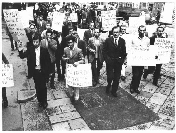 Sciopero dei lavoratori edili - Corteo - Cartelli