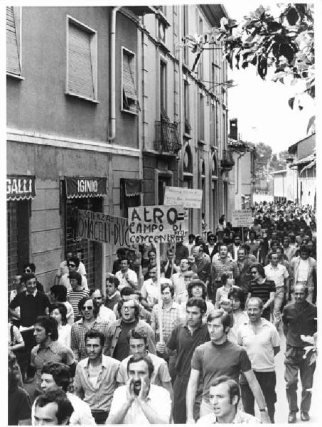 Sciopero dei lavoratori metallurgici - Corteo - Cartelli