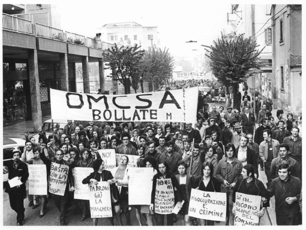 Sciopero dei lavoratori della Omcsa e della Schindler - Corteo - Spezzone lavoratori della Omcsa - Operai con tuta da lavoro - Striscioni - Cartelli - Fischietti