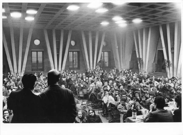 Camera del lavoro - Salone "Di Vittorio" - Interno - Incontro con la delegazione del Vietnam del Sud - Platea