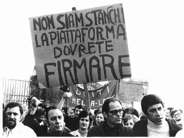 Sciopero dei lavoratori della Imperial - Corteo - Cartelli - Striscioni