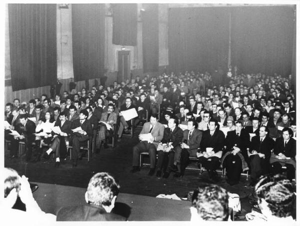 Salone degli affreschi della Società Umanitaria - Interno - Conferenza provinciale unitaria dei delegati - Platea con il pubblico