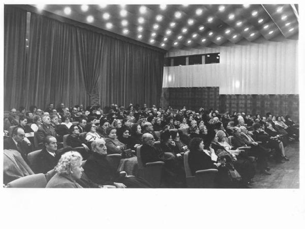 Sala dei Congressi della Provincia - Interno - Convegno Udi Fip Cgil sulle pensioni - Panoramica sulla sala - Platea