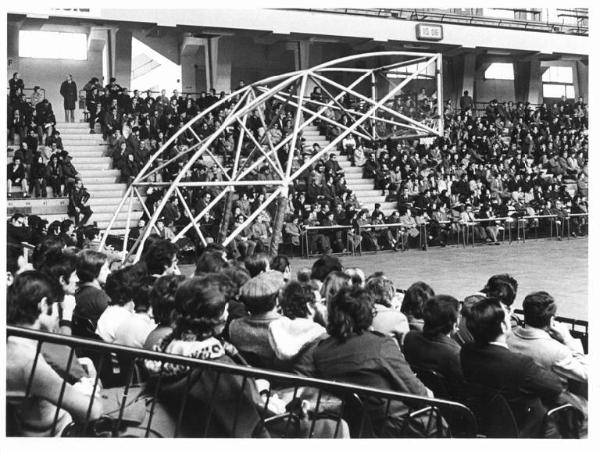 Palalido - Interno - Assemblea impiegati metalmeccanici - Lavoratori sugli spalti