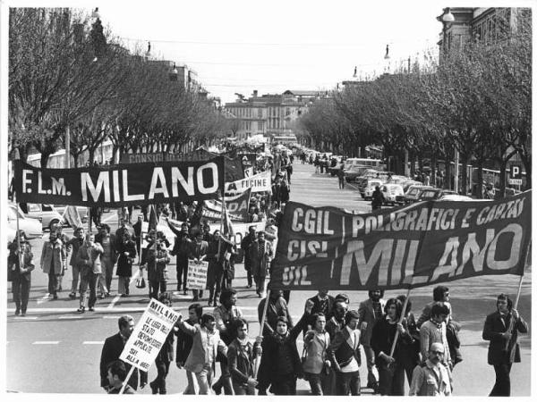 Sciopero nazionale dei lavoratori edili - Corteo - Spezzone lavoratori di Milano - Striscioni - Cartelli