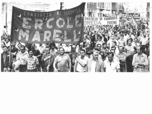 Sciopero generale dei lavoratori dell'industria per l'occupazione - Corteo in corso Venezia - Spezzone lavoratori della Ercole Marelli - Striscioni