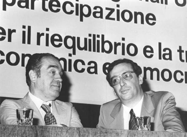 Teatro Nuovo - Interno - Convegno di organizzazione Cgil Lombardia - Tavolo della presidenza - Ritratto maschile - Rinaldo Scheda e Lucio De Carlini