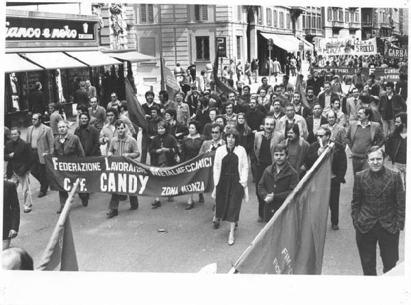 Sciopero generale - Corteo - Spezzone lavoratori della Candy - Striscioni - Bandiere