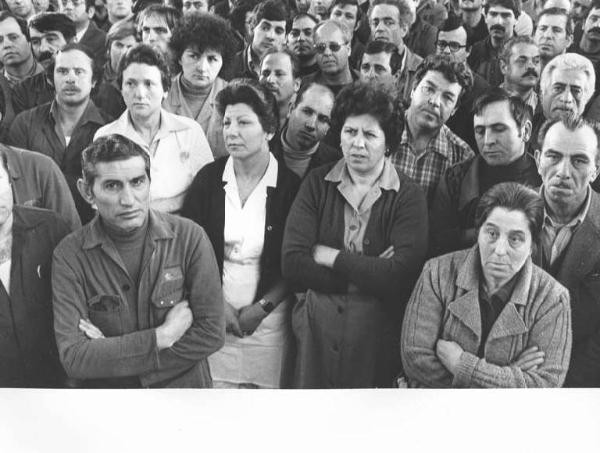 Fabbrica Alfa Romeo di Arese - Capannone - Interno - Celebrazione del 25 aprile - Platea - Particolare dei lavoratori