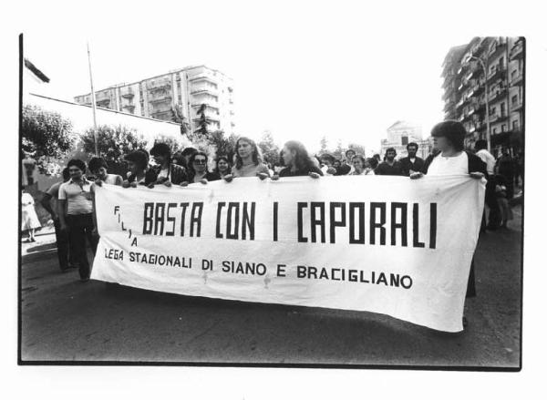 Manifestazione contro la mafia - Corteo - Spezzone alimentaristi - Striscione "Basta con i caporali. Filia. Lega stagionali di Siano e Bracigliano"