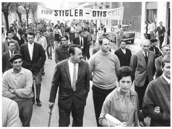 Sciopero dei lavoratori della Gte - Corteo - Spezzone lavoratori della Stigler Otis - Striscione