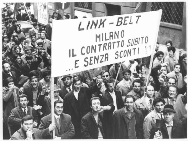 Manifestazione nazionale dei lavoratori metalmeccanici per il contratto di lavoro - Corteo - Spezzone lavoratori della Link Belt - Striscione