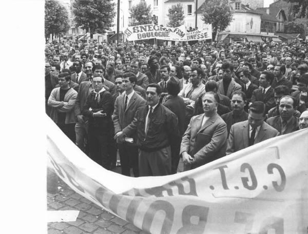 Parigi - Sciopero dei lavoratori metallurgici francesi - Comizio al termine della manifestazione - Lavoratori - Striscioni